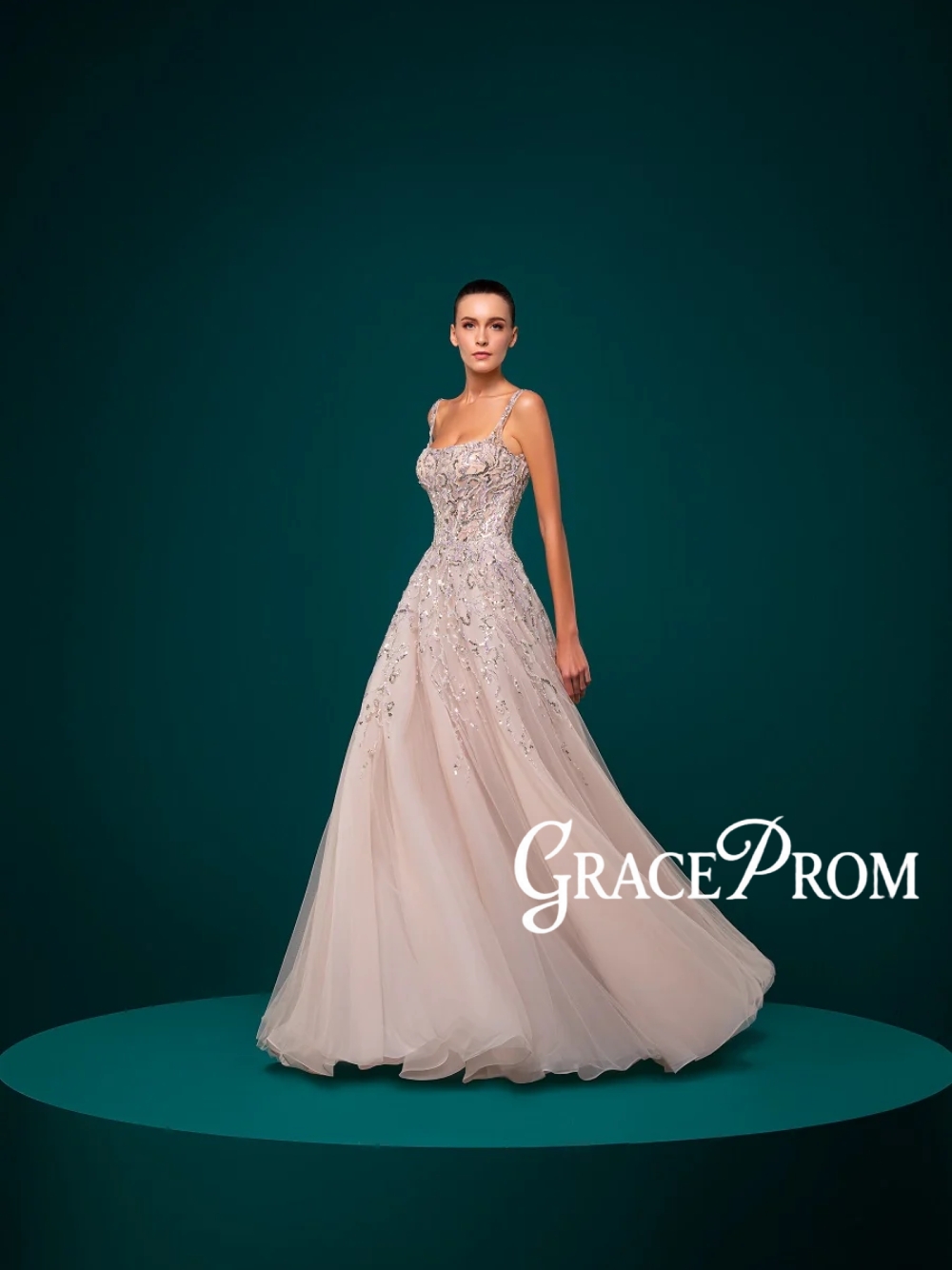 Women Formal Wear Dubai - ชุดราตรีคอเหลี่ยมทรงเอไลน์ ประดับลูกปัดและเลื่อม งานปักสั่งทำพิเศษ สีชมพูอ่อน สวยสง่า เหมาะสำหรับงานเลี้ยง