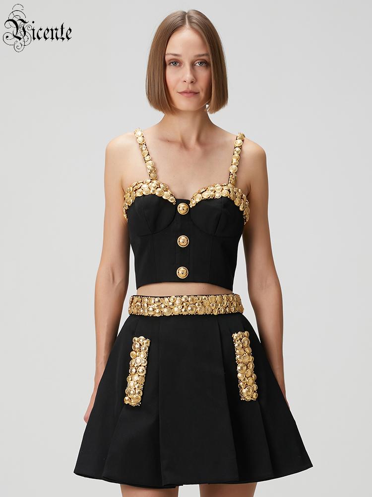 Women'S Formal Evening Wear Tops - ชุดเดรสสองชิ้นสีดำ VC พร้อมกระดุมสีทอง เสื้อครอปหรูหราและกระโปรงทรงเอเอวสูง ชุดแฟชั่นสำหรับงานสังสรรค์และวันหยุด