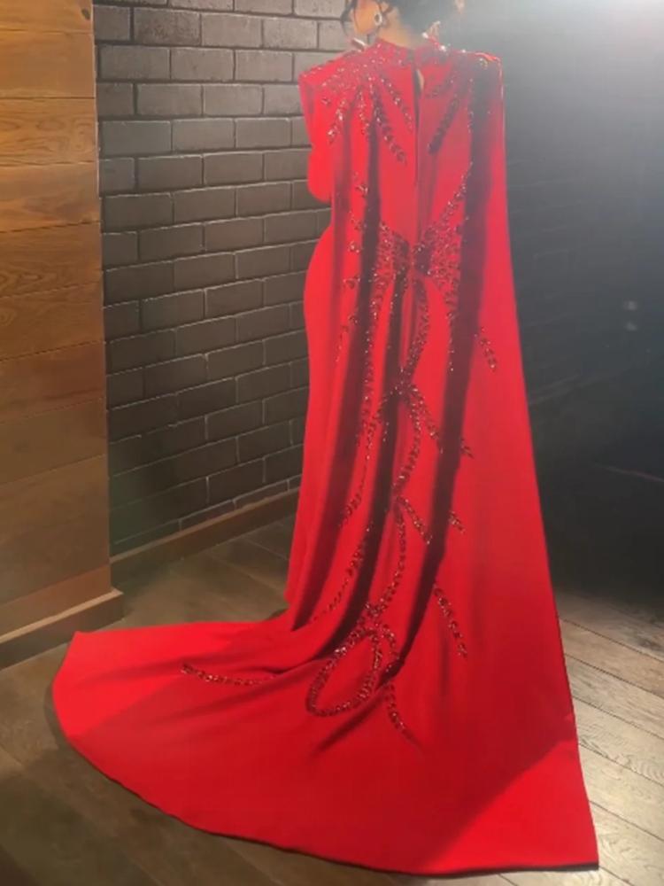 Women Formal Wear Dress - ชุดราตรียาวสีแดงแบบมุสลิมอาหรับซาอุดิอาระเบียแบบกำหนดเองได้ คอสูงประดับด้วยลูกปัด ชุดสำหรับผู้หญิงสำหรับโอกาสพิเศษ ชุดงานเลี้ยง ชุดประกวด