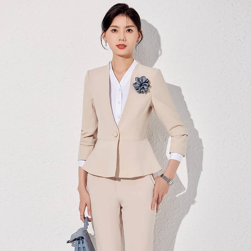 ชุดสูททำงานผู้หญิง สไตล์ทางการ - Women Formal Wear Interview บทวิจารณ์และราคา