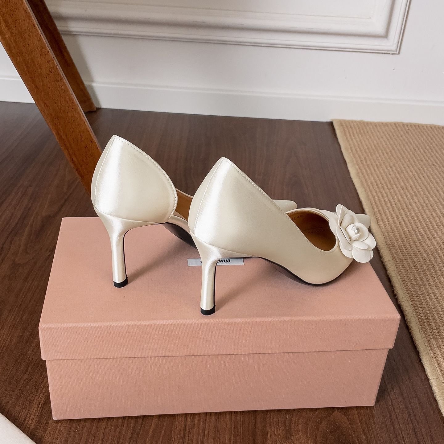 รองเท้าส้นเข็มปลายแหลมผ้าซาติน - Formal Women Daily Wear Footwear บทวิจารณ์และราคา