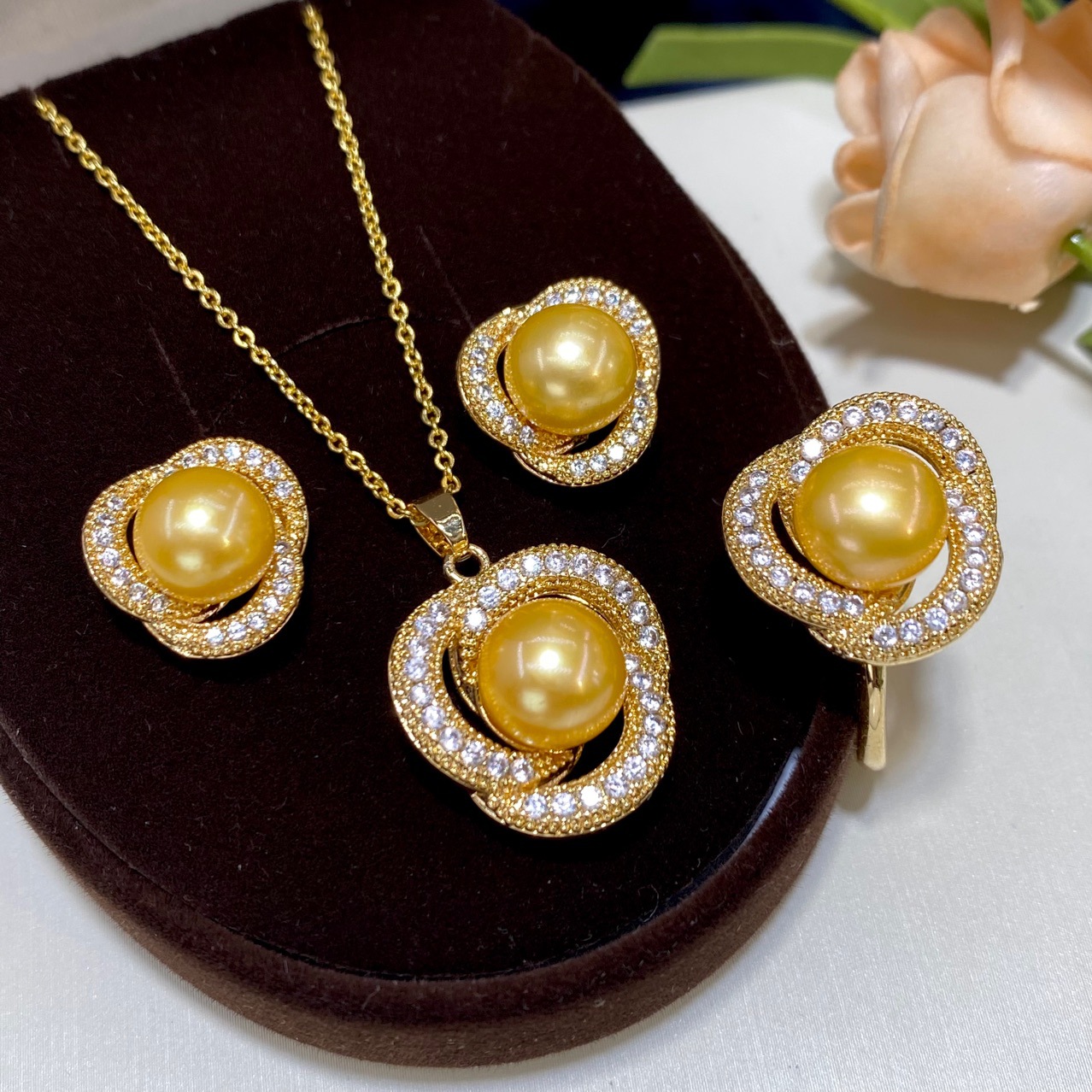 ชุดเครื่องประดับมุกน้ำจืดสีเหล - Pearl Necklace Set บทวิจารณ์และราคา